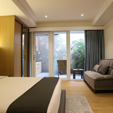 Treehouse Suites - Boutique Serviced Apartment Джакарта Екстериор снимка