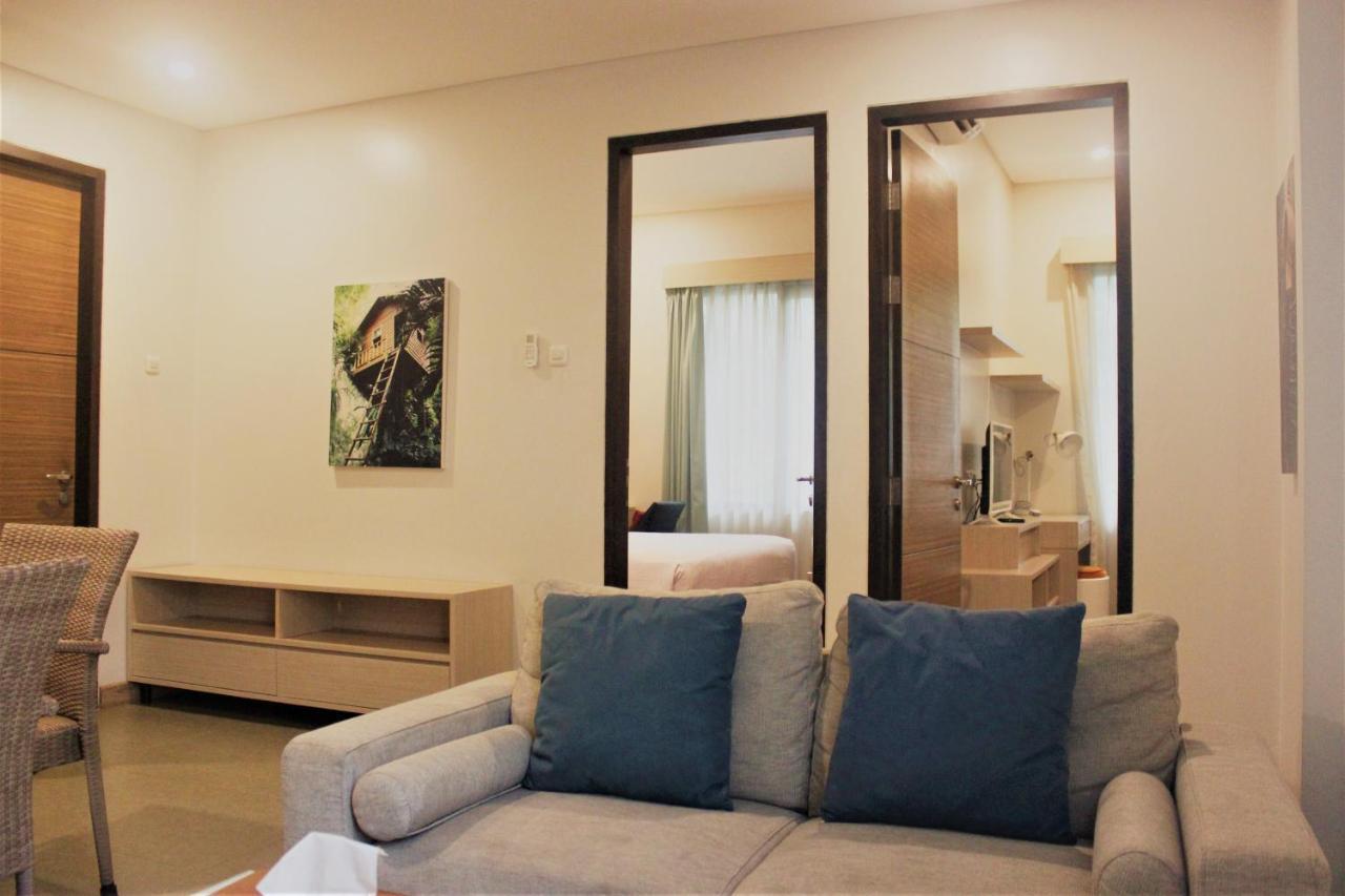 Treehouse Suites - Boutique Serviced Apartment Джакарта Екстериор снимка