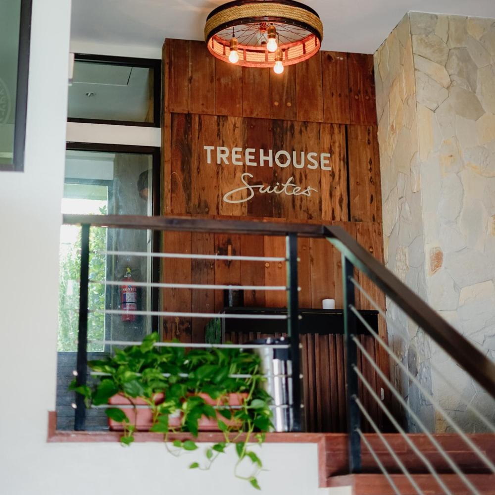 Treehouse Suites - Boutique Serviced Apartment Джакарта Екстериор снимка