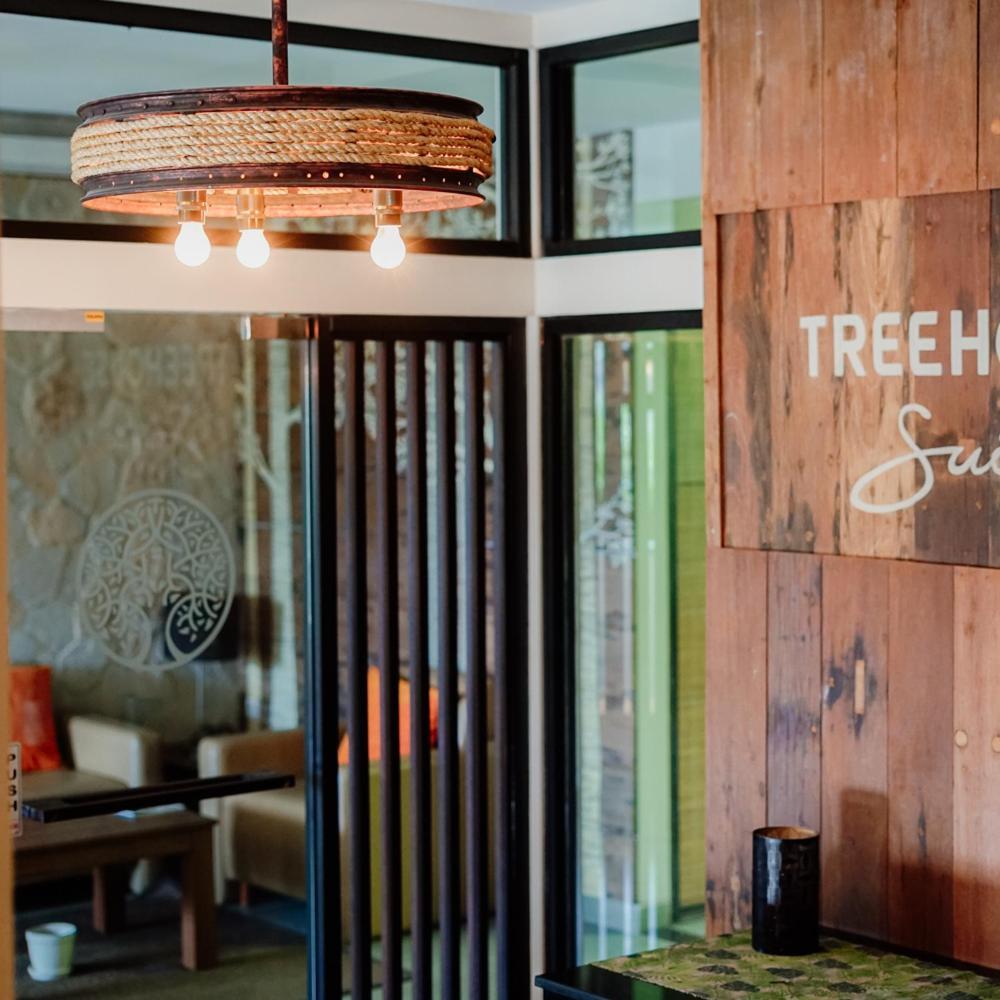 Treehouse Suites - Boutique Serviced Apartment Джакарта Екстериор снимка
