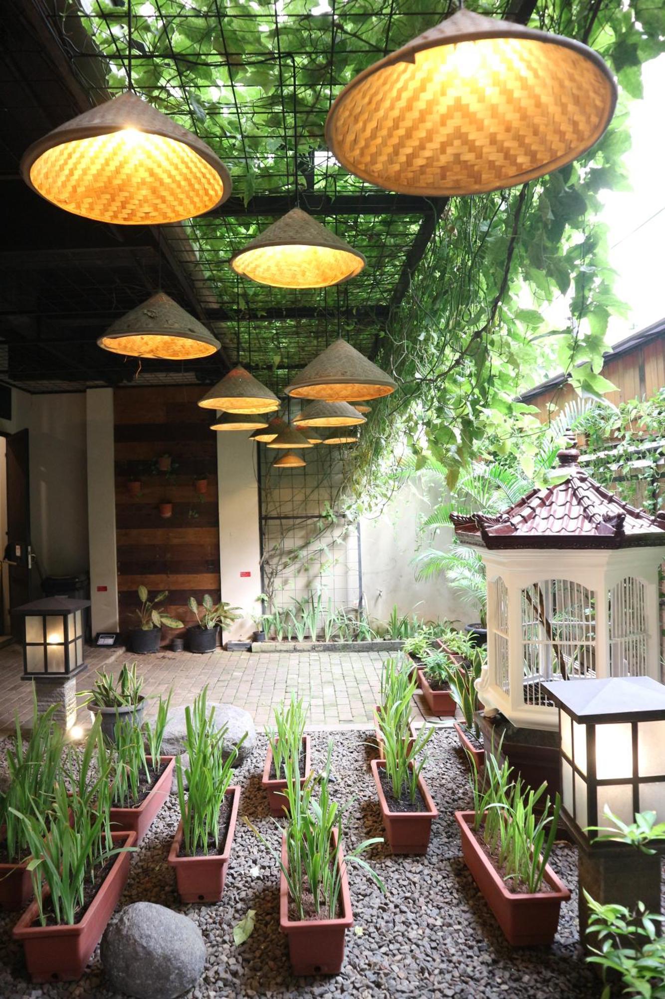 Treehouse Suites - Boutique Serviced Apartment Джакарта Екстериор снимка