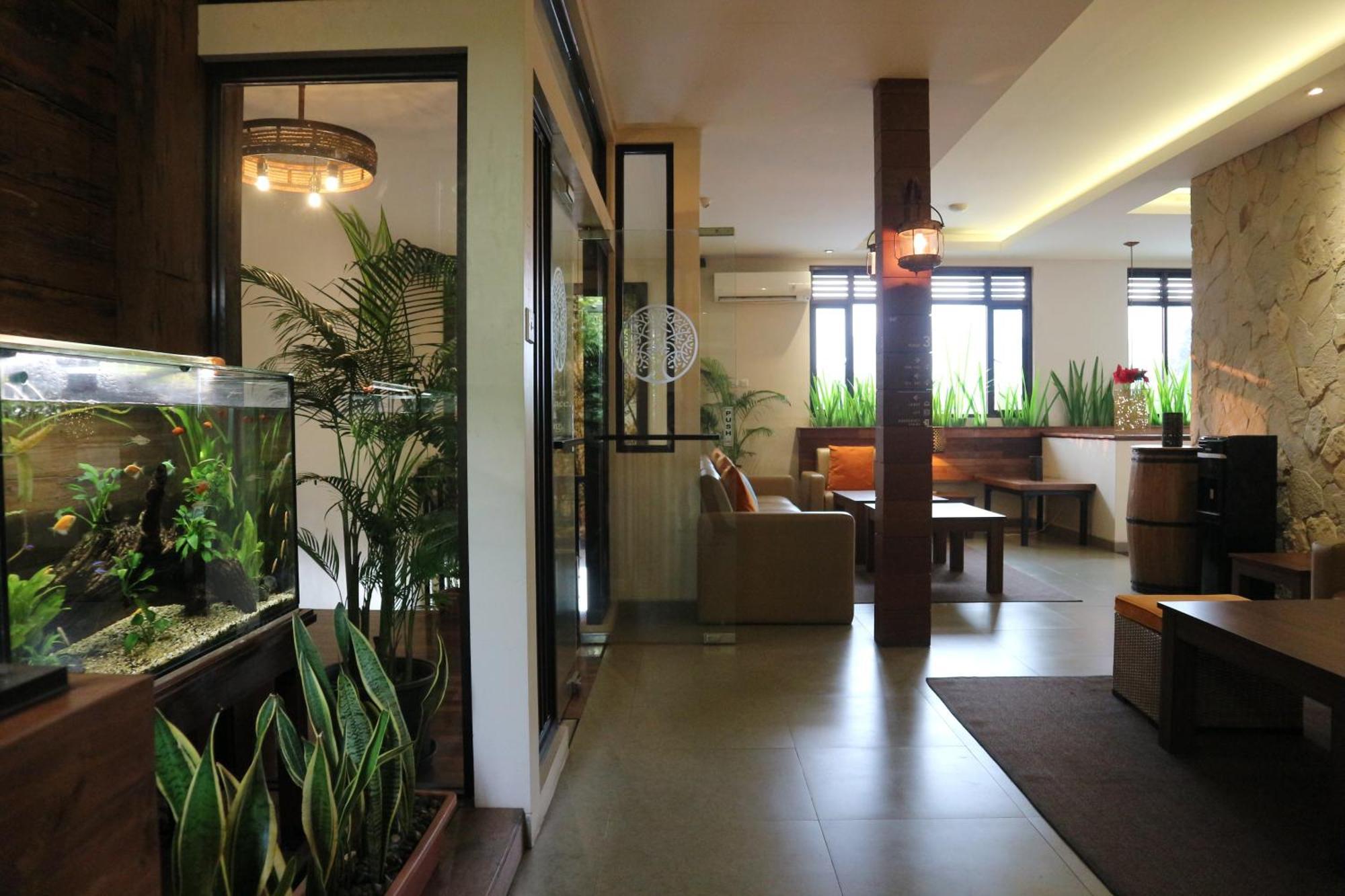 Treehouse Suites - Boutique Serviced Apartment Джакарта Екстериор снимка